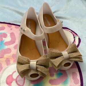 Mini Melissa Kids' Cream and Gold Bow Shoes